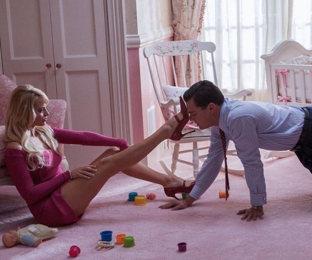 Margot Robbie Full Nude and Upskirt