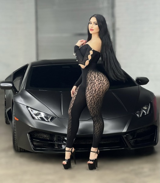 Jailyne Ojeda Ochoa lamborgini 